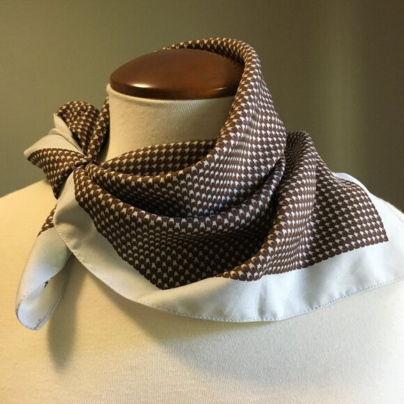 Vintage Glentex Ice and Espresso Puppytooth Square Handkerchief Scarf - Picture 9 of 13